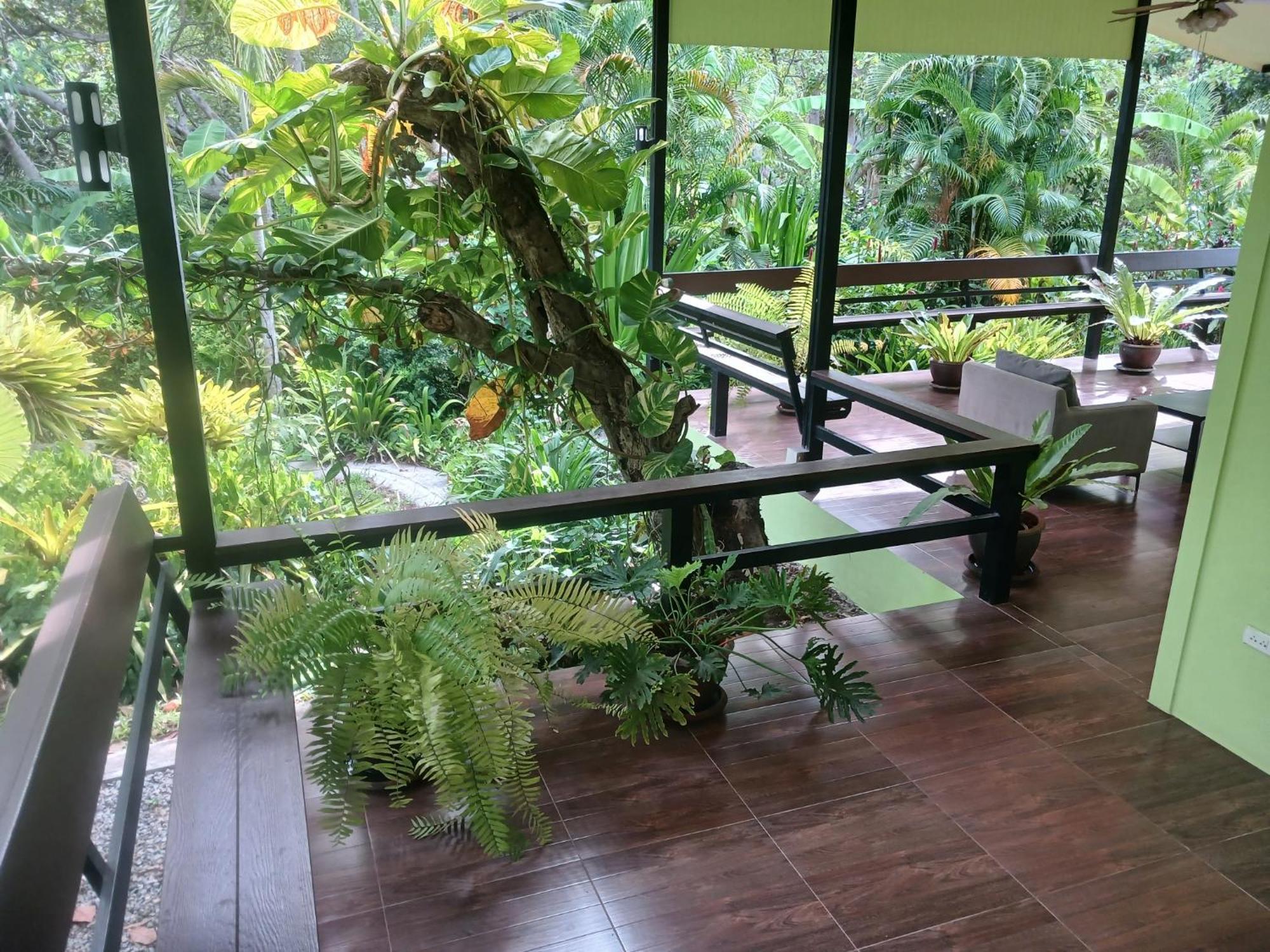 Appartamento Farm Madame Fleur Petchaburi Esterno foto